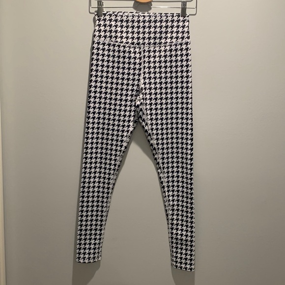 QUEENIEKE Women Yoga Workout Pants Size Small - Picture 1 of 8